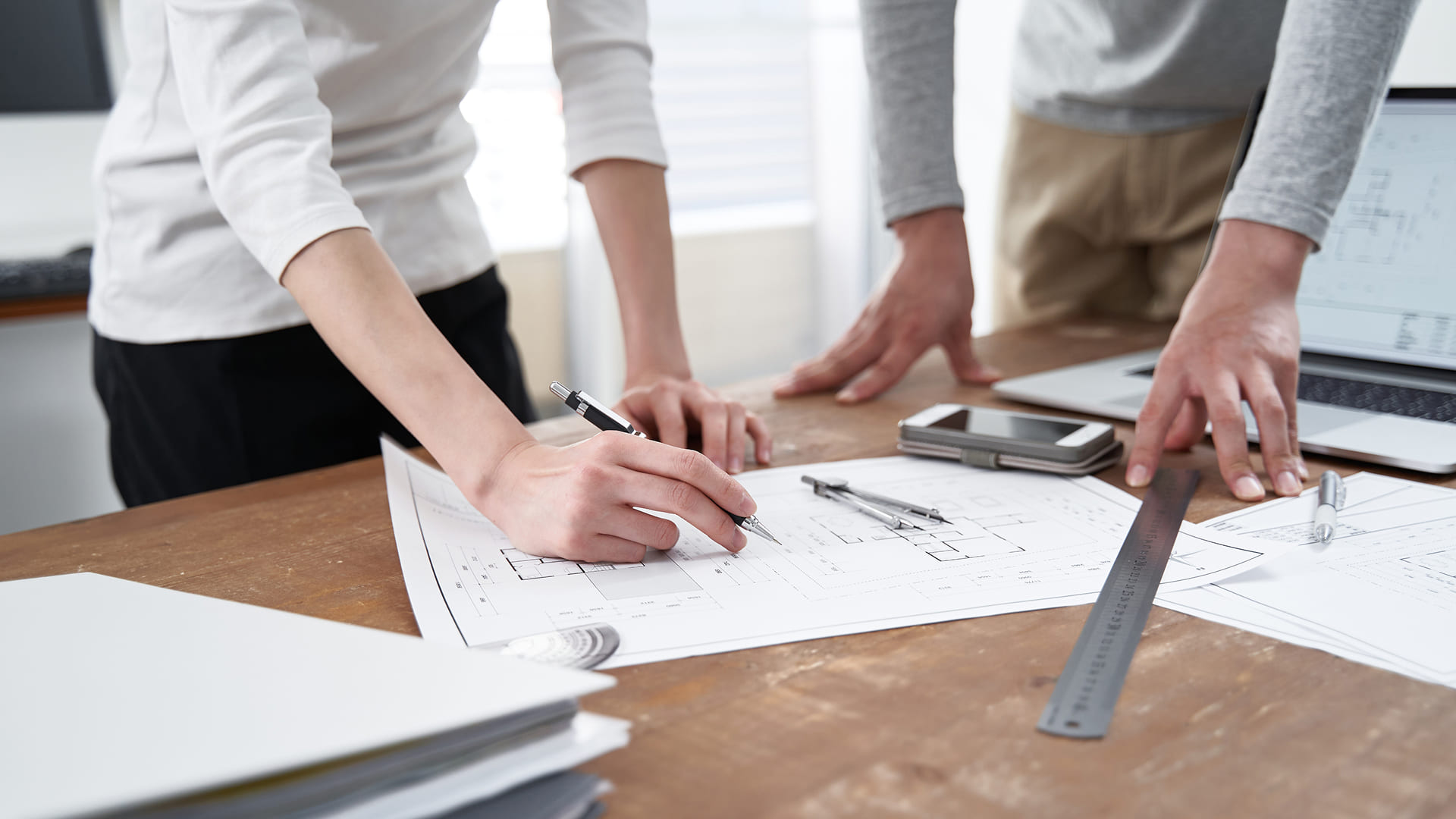 社内全体で設計協力。土地の個性を最大限に活かすチーム設計