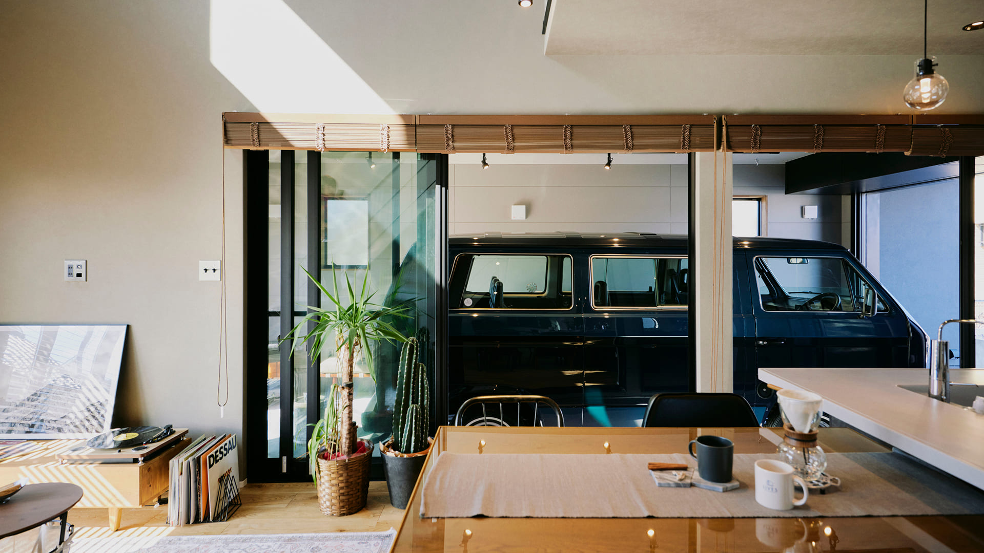 サウナ、薪ストーブ、バイク用ガレージなど、趣味特化型の提案。