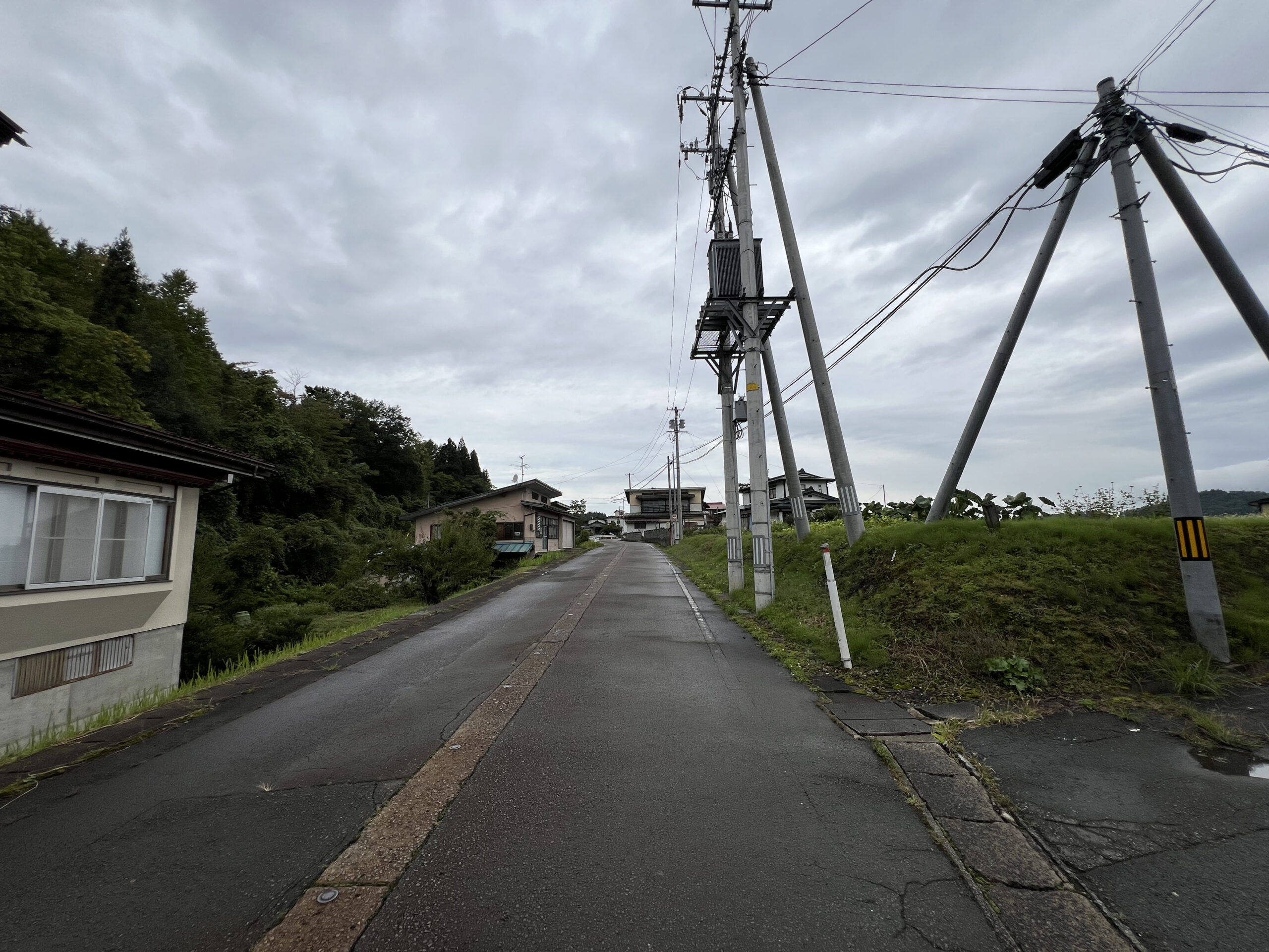 前面道路　西側