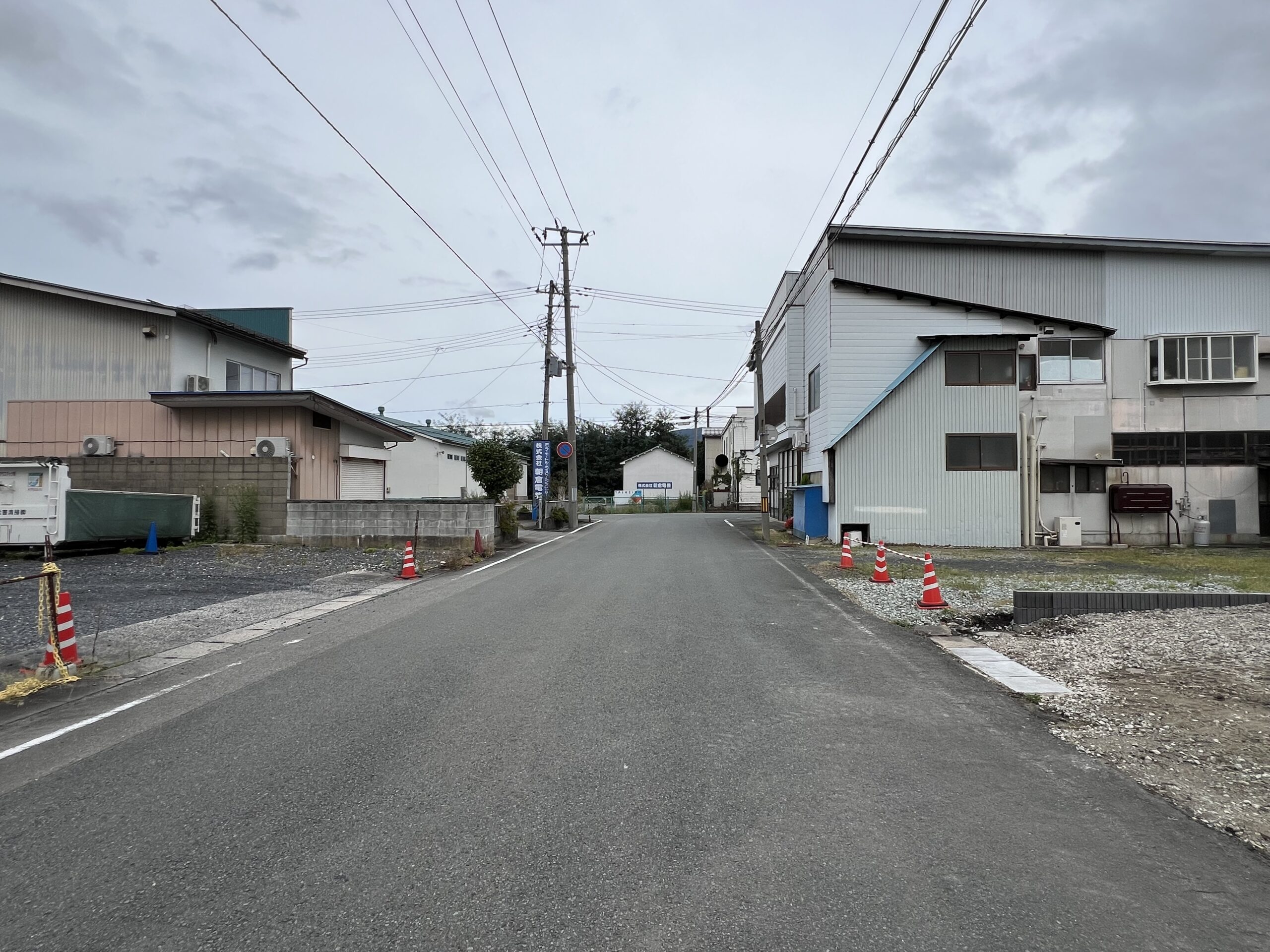 北側　前面道路