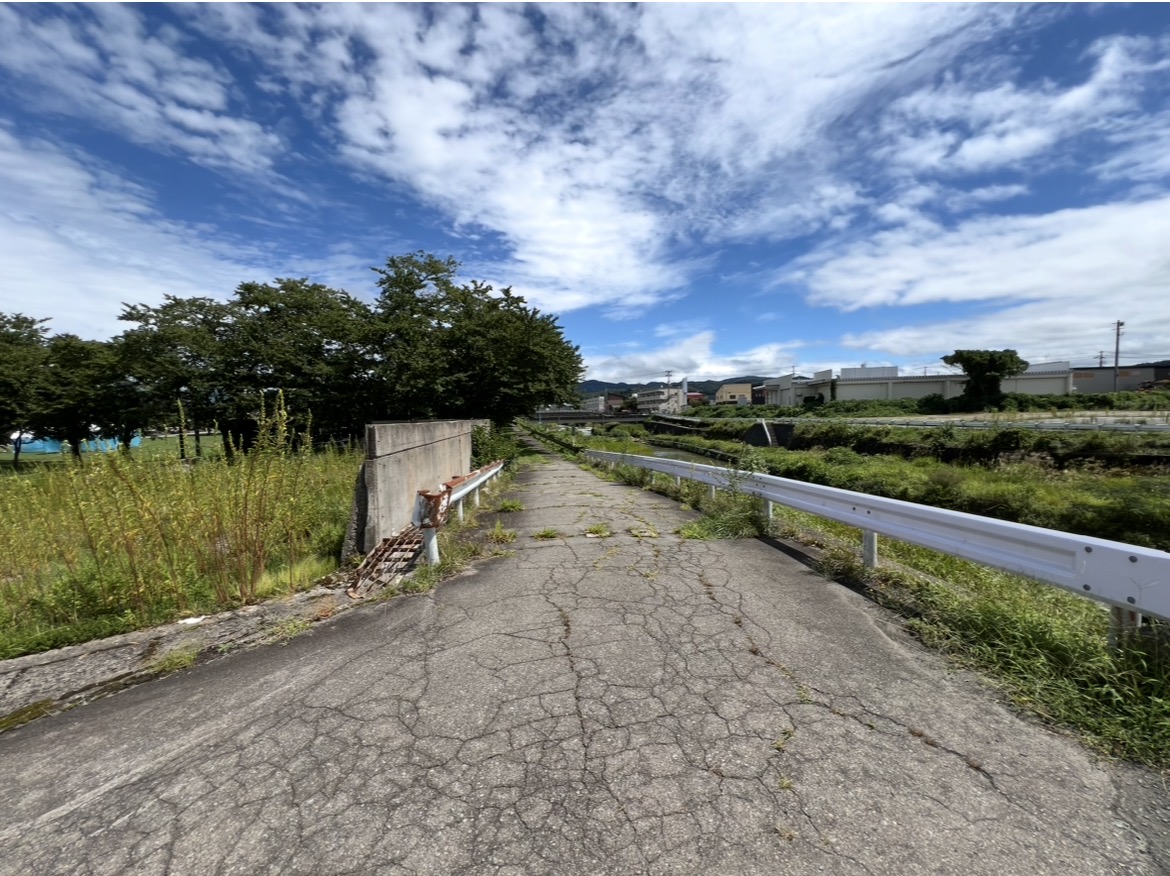 南側　前面道路